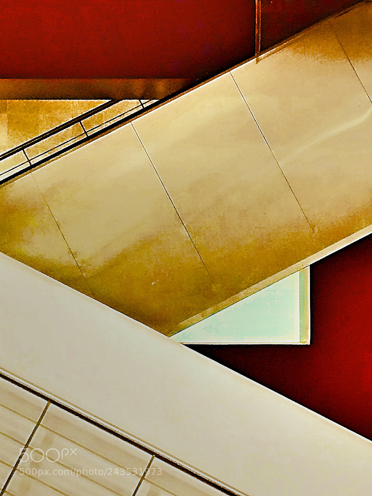 Apple iPhone 5s sample photo. Lisbon portela airport photography