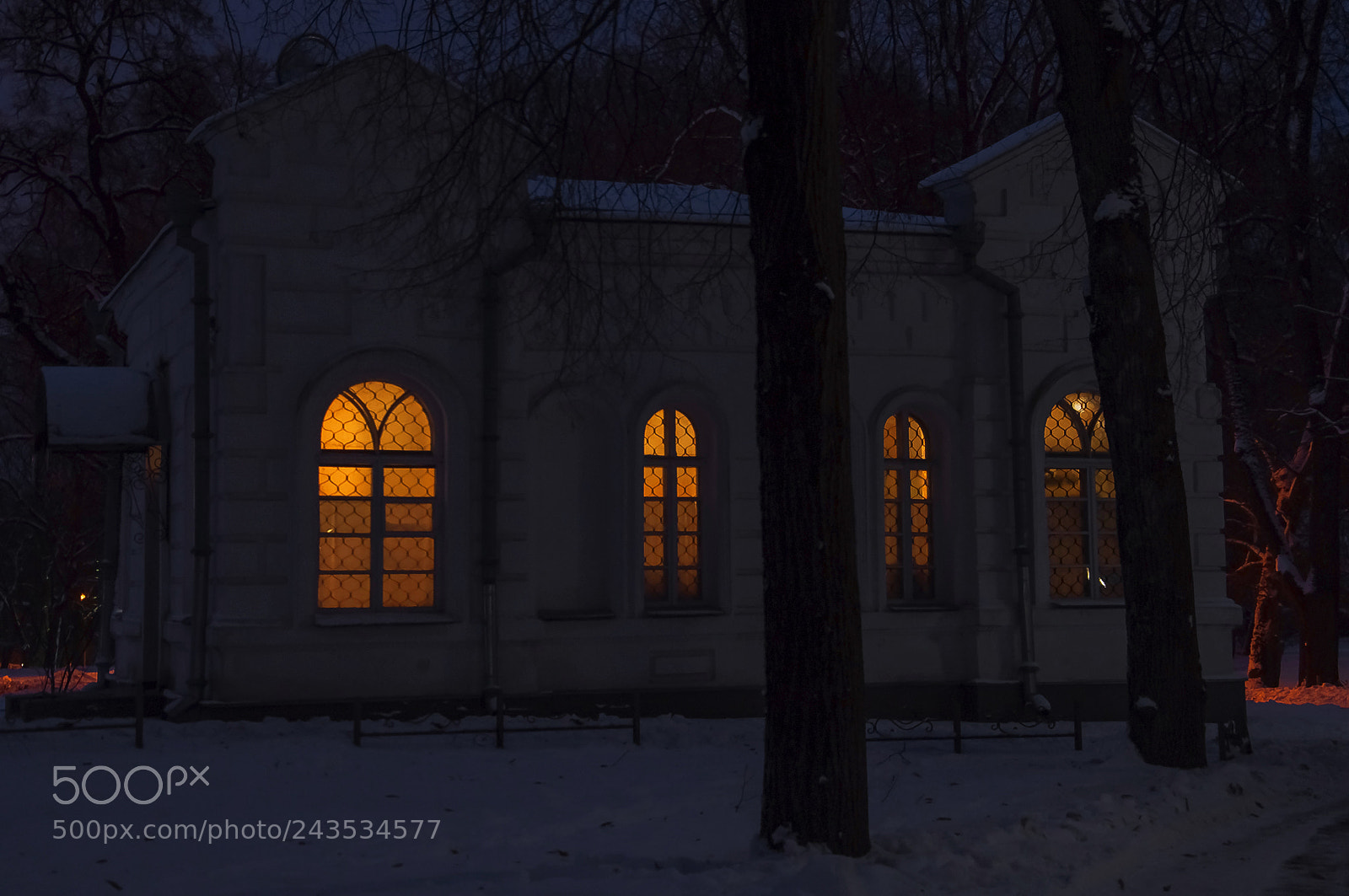 Nikon D90 sample photo. Light in the windows photography