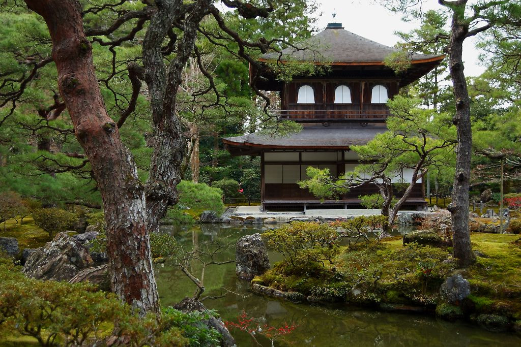 Canon EOS-1D Mark III + Canon EF 28-80mm f/3.5-5.6 USM sample photo. 銀閣寺 photography