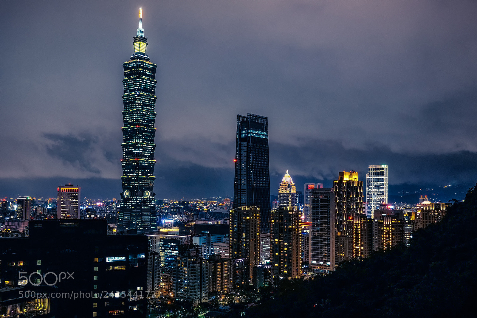 Fujifilm X-T10 sample photo. Night in taipei photography