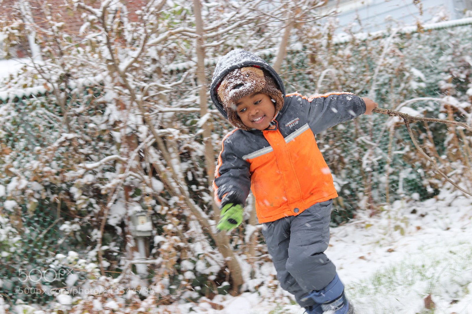 Canon EOS 80D + Canon EF 50mm F1.8 STM sample photo. Turn the snow into photography