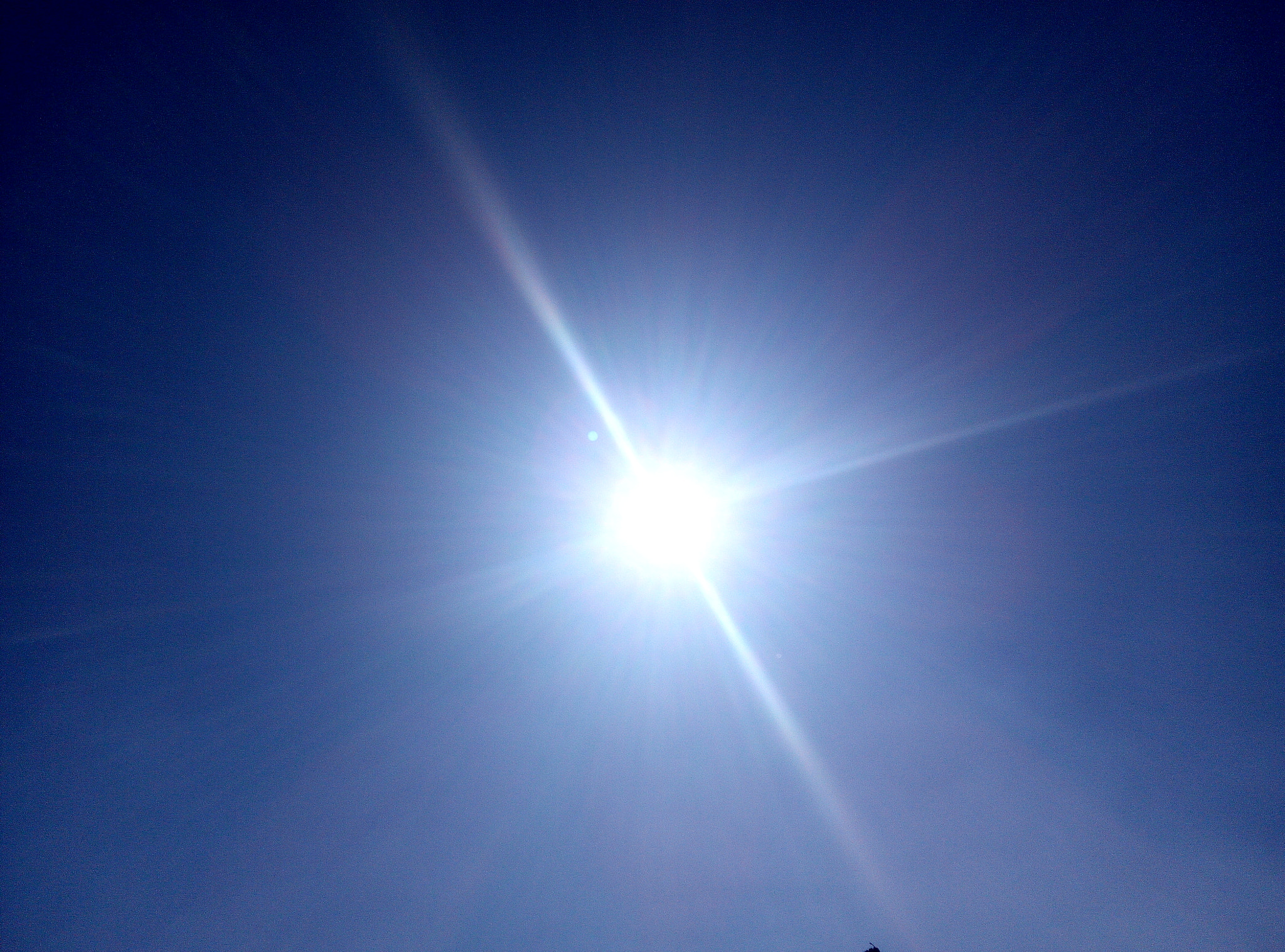 Xiaomi HM NOTE sample photo. Sun and sky photography