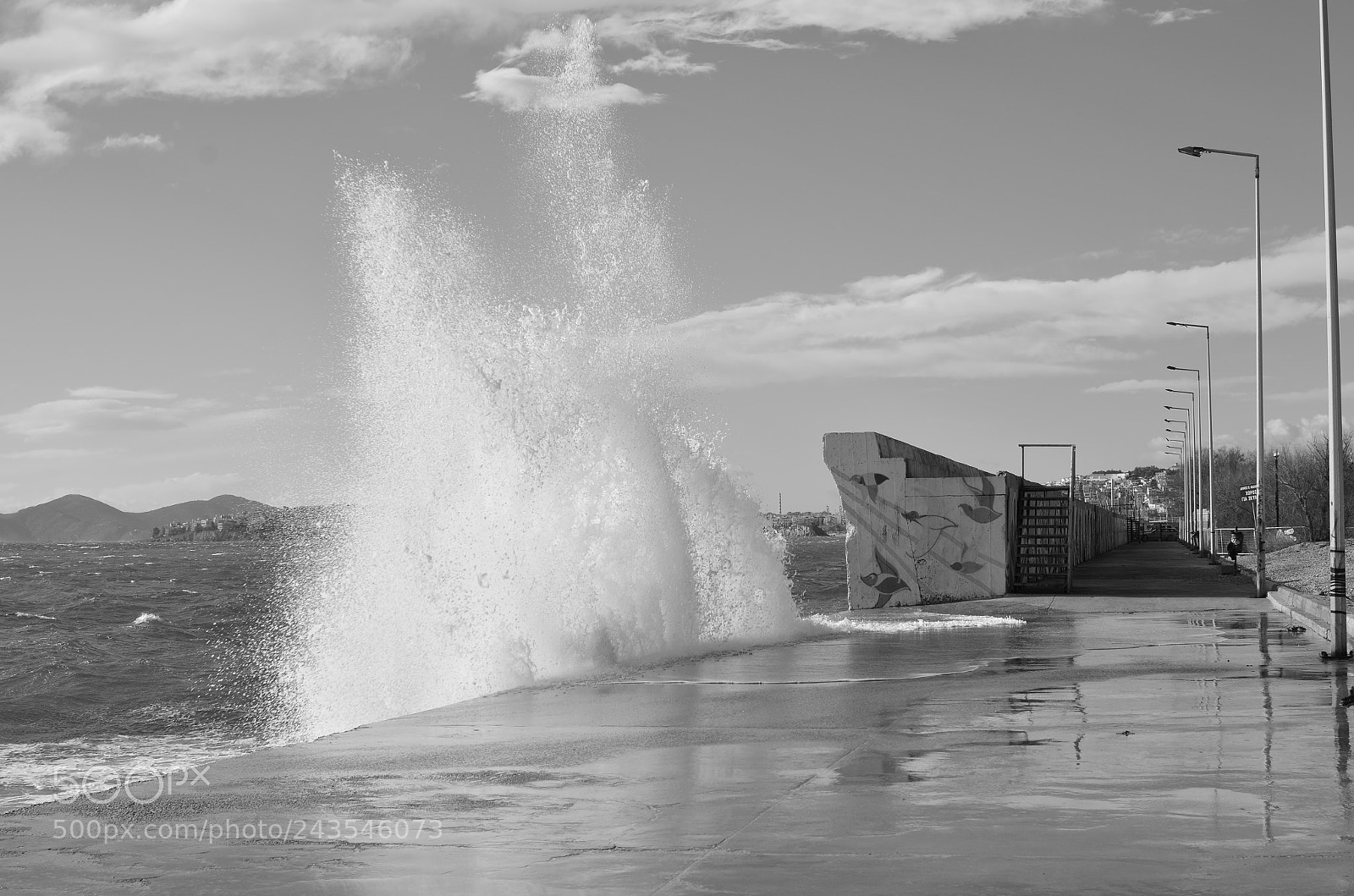 Nikon D5100 + Nikon AF-S DX Nikkor 35mm F1.8G sample photo. Floisvos () photography