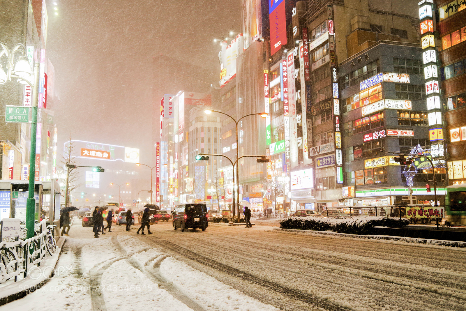 Pentax K-1 sample photo. 雪夜の新宿　ネオンサイン photography