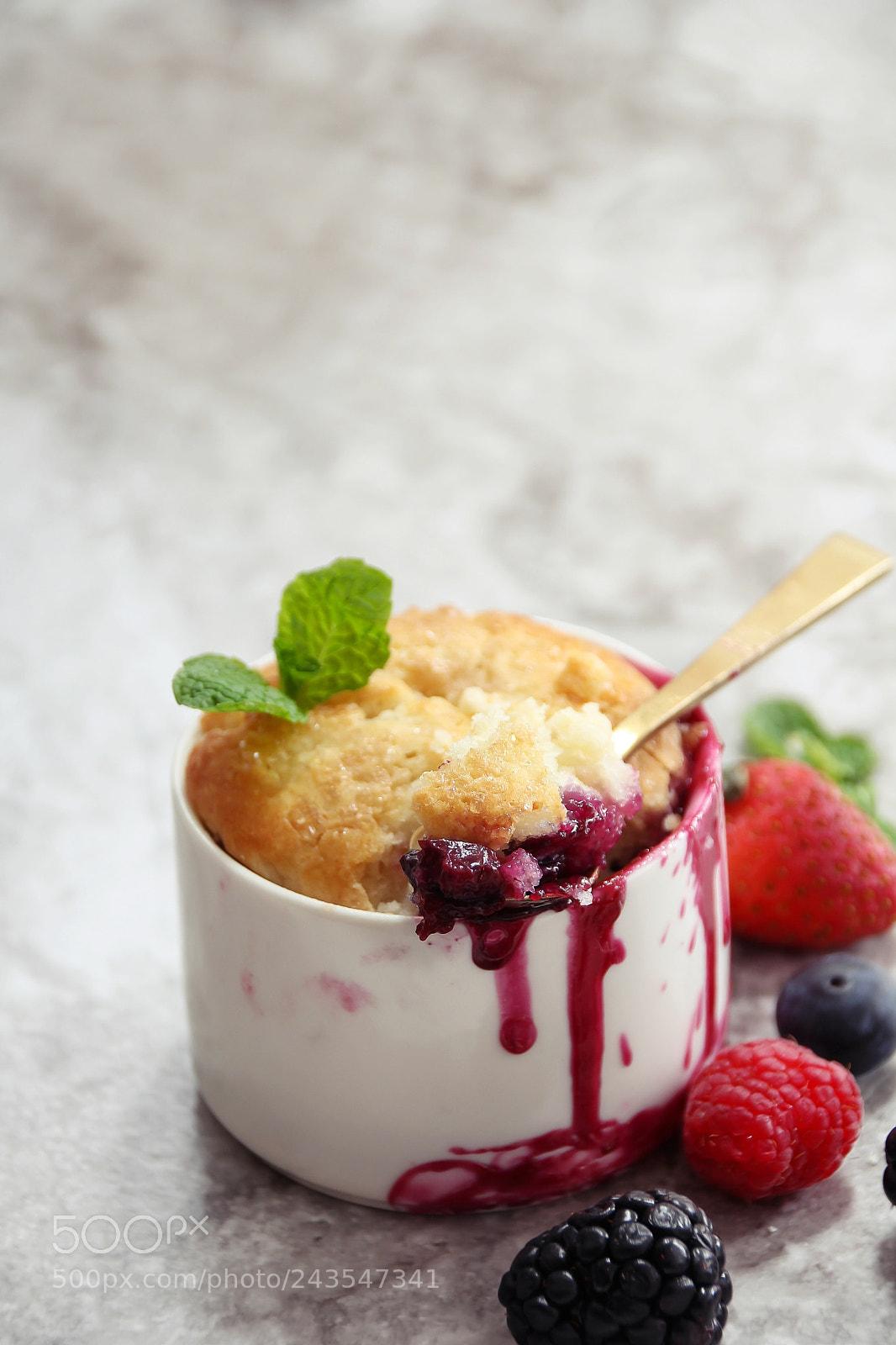 Canon EOS 60D sample photo. Homemade mixed berry cobbler photography