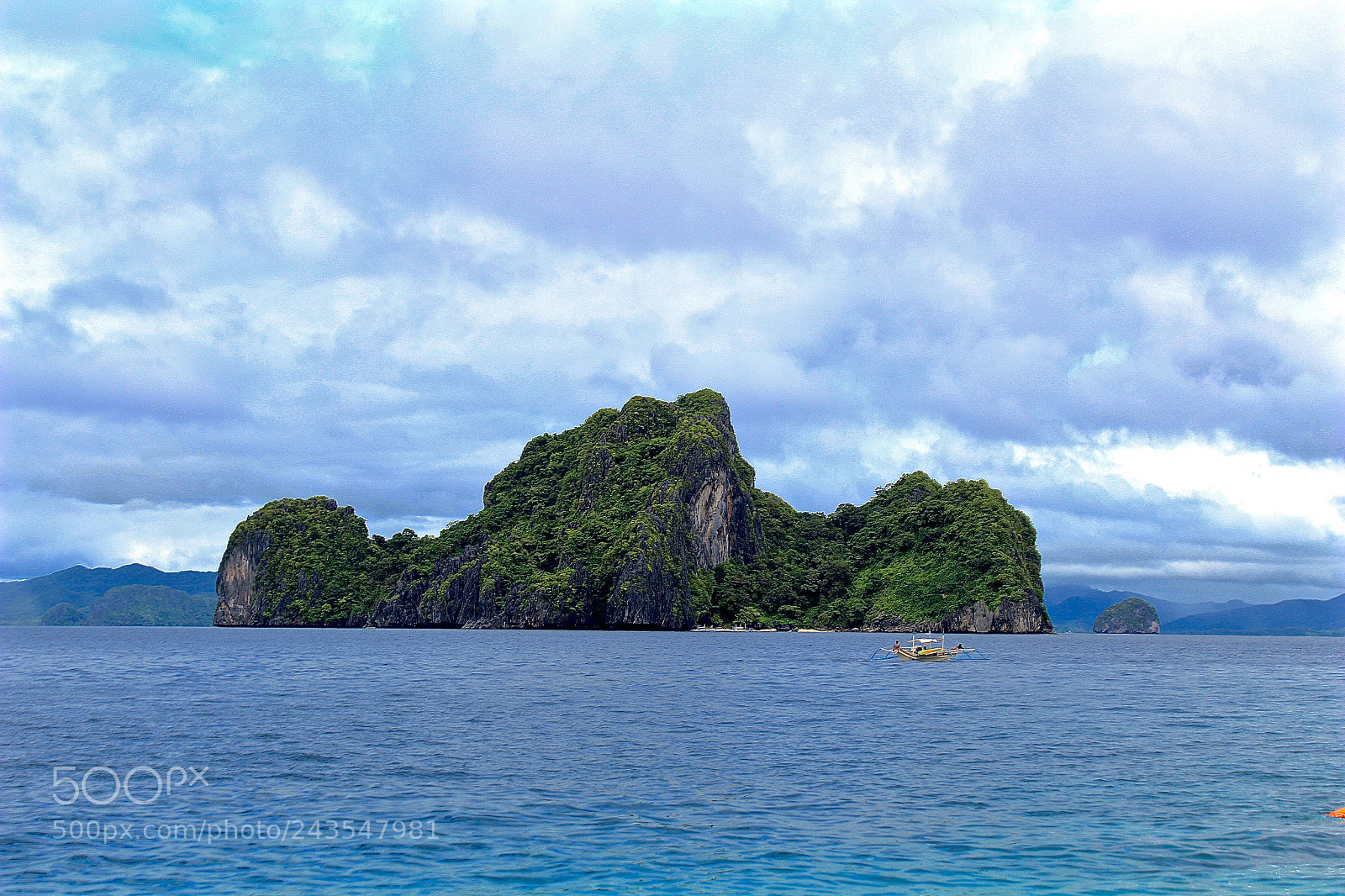 Canon EOS 100D (EOS Rebel SL1 / EOS Kiss X7) sample photo. Helicopter island photography