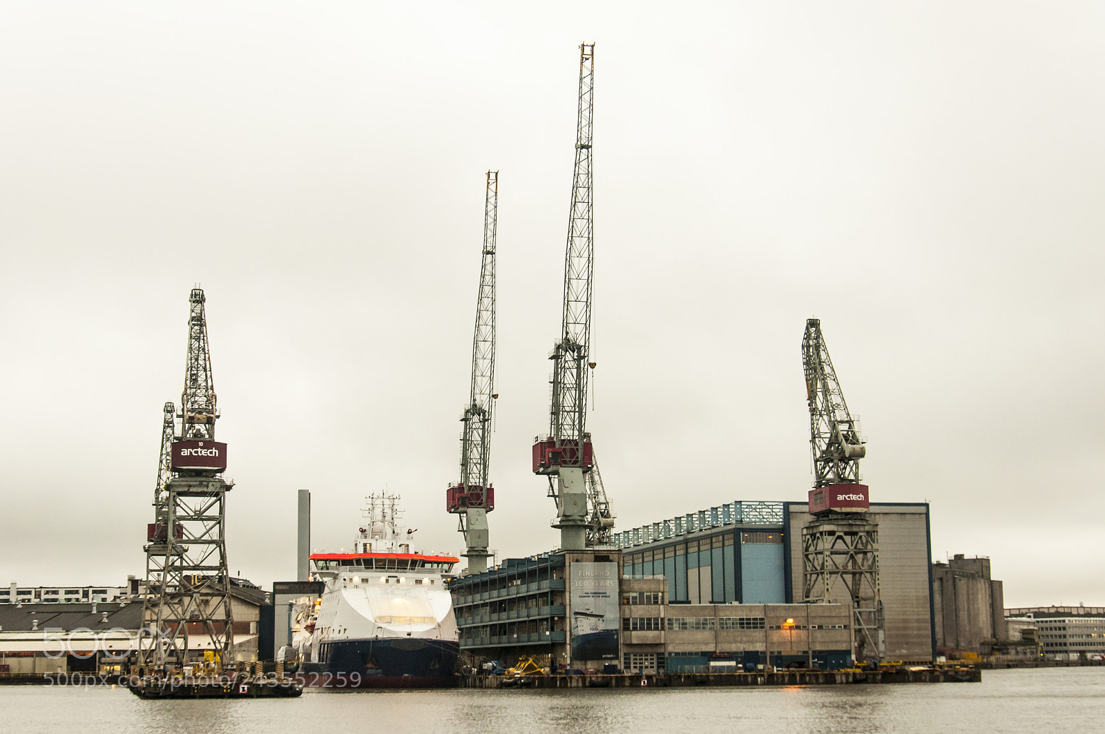 Nikon D90 sample photo. Port of helsinki photography