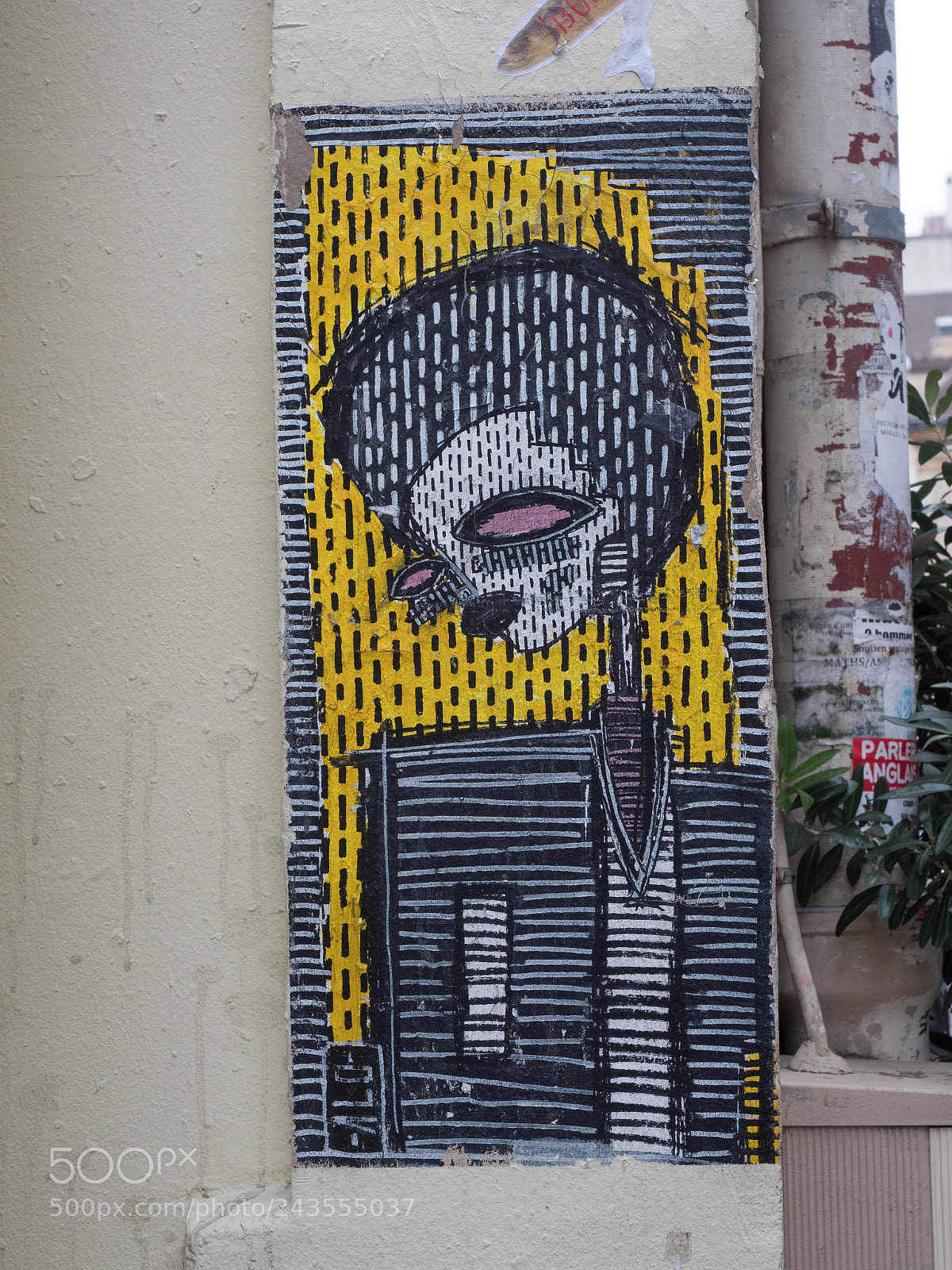 Olympus OM-D E-M1 Mark II sample photo. Street art paris photography