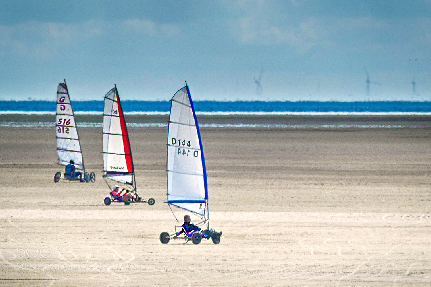 Panasonic Lumix DMC-FZ300 sample photo. Onshore sailing photography