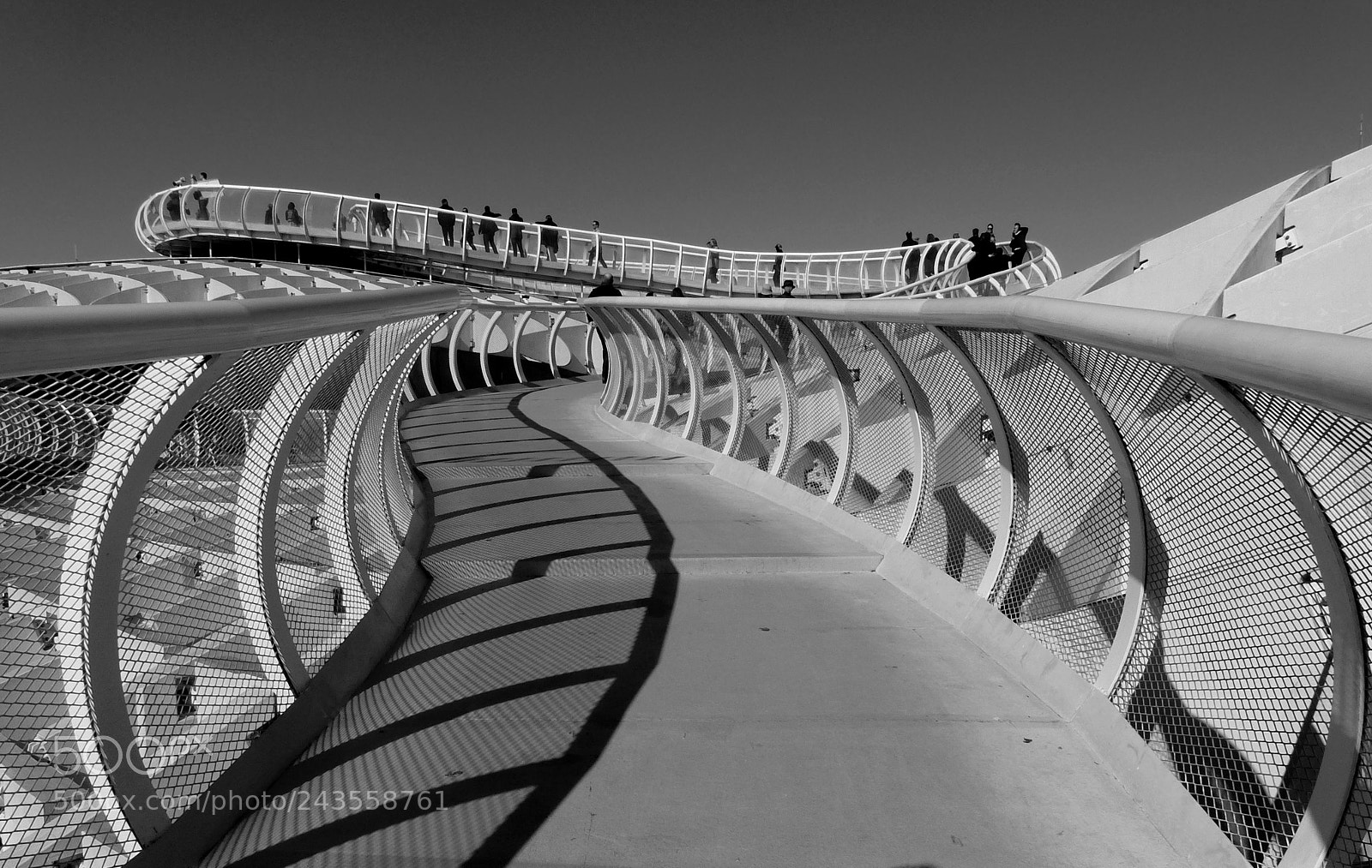 Panasonic Lumix DMC-FZ200 sample photo. Metropol p@rasol photography