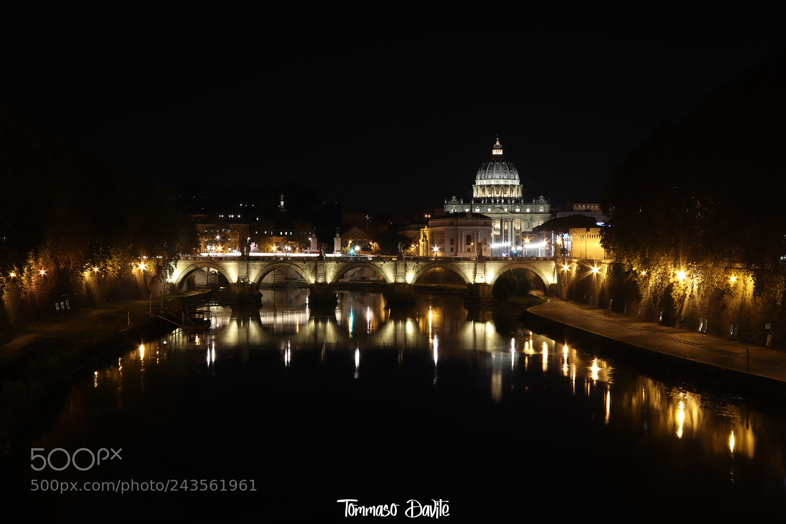 Canon EOS 77D (EOS 9000D / EOS 770D) sample photo. Riflessi notturni sul tevere. photography