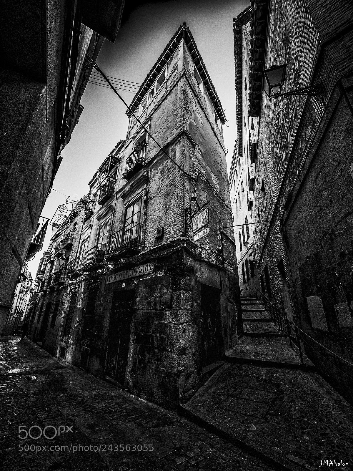 Olympus OM-D E-M5 II sample photo. Calles de toledo photography