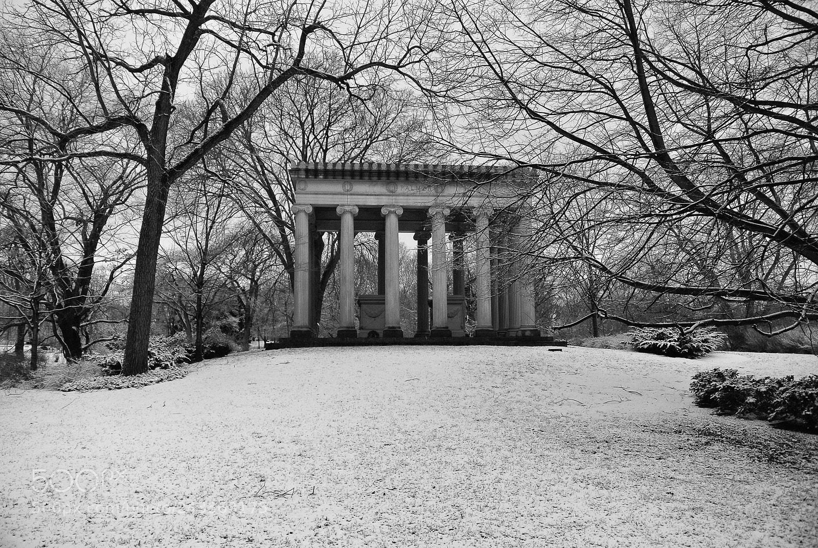 Nikon 1 V1 sample photo. Graceland cemetery after the photography