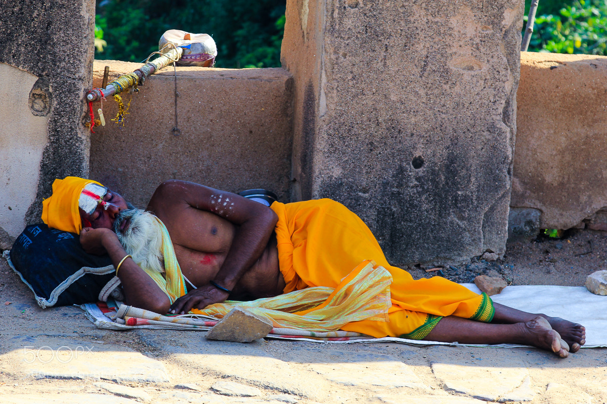 Canon EOS 60D sample photo. Guru sleeping photography