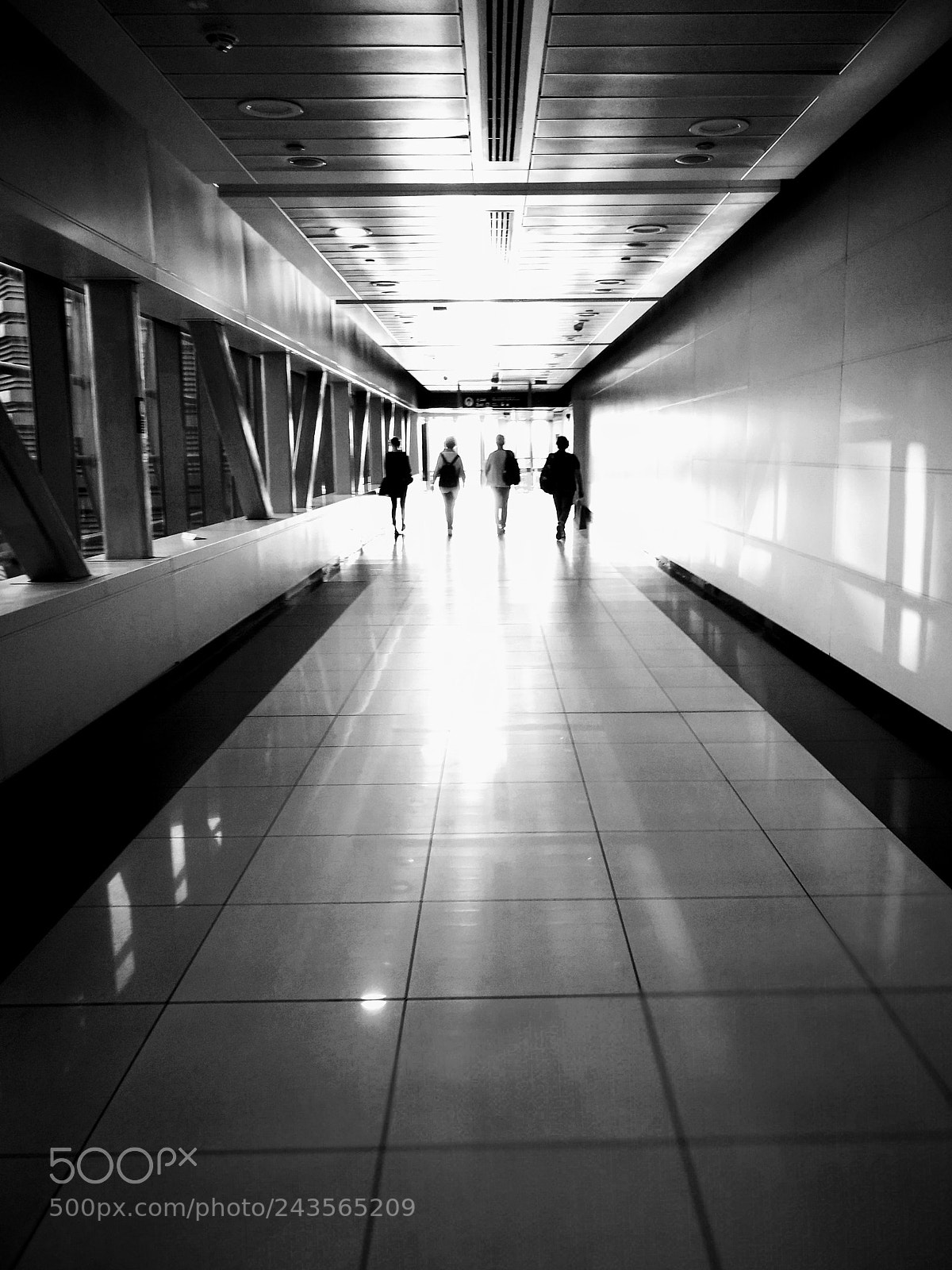 HUAWEI Mate 10 Pro sample photo. Tunnel vision photography
