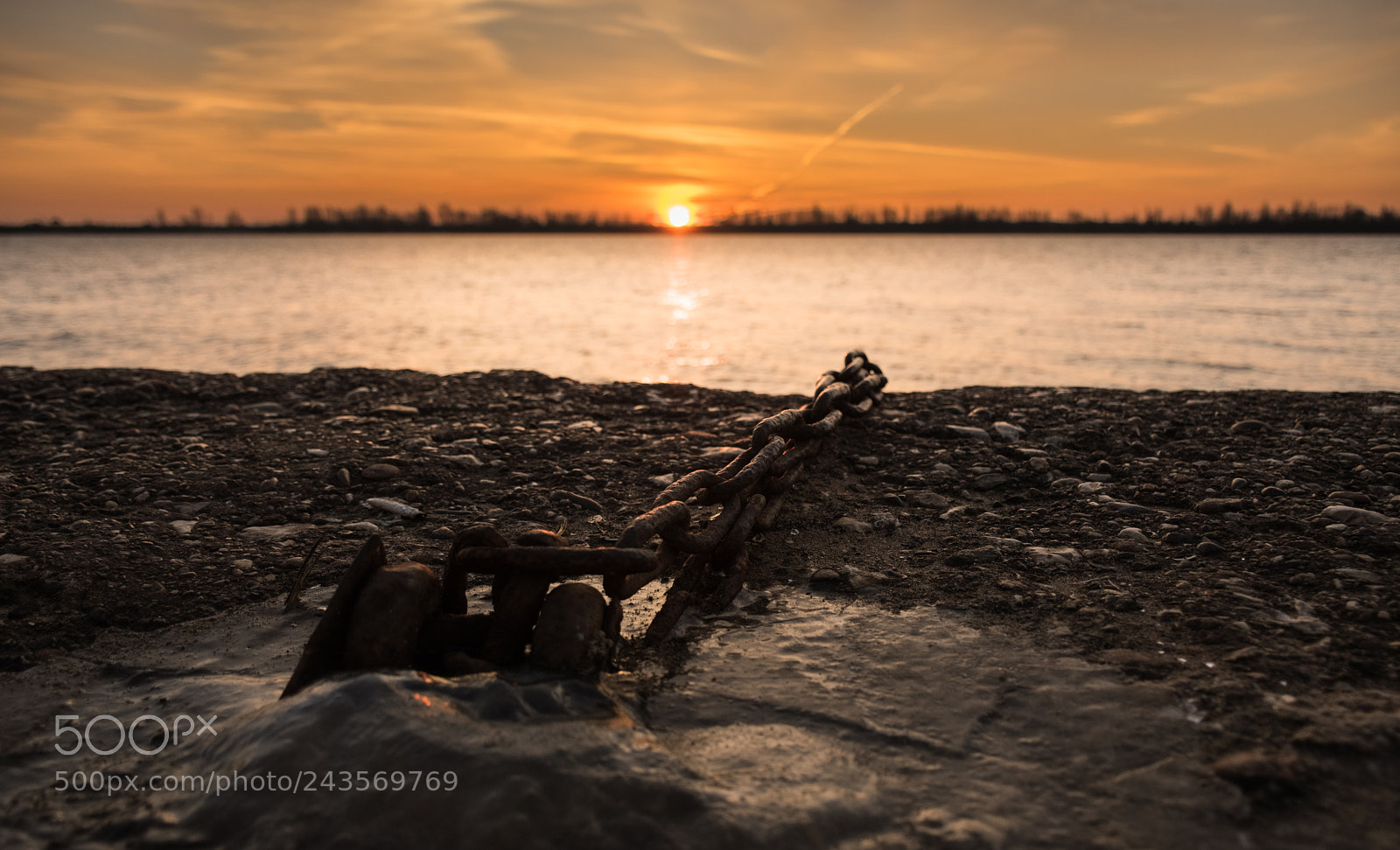 Nikon D5500 sample photo. Chain photography