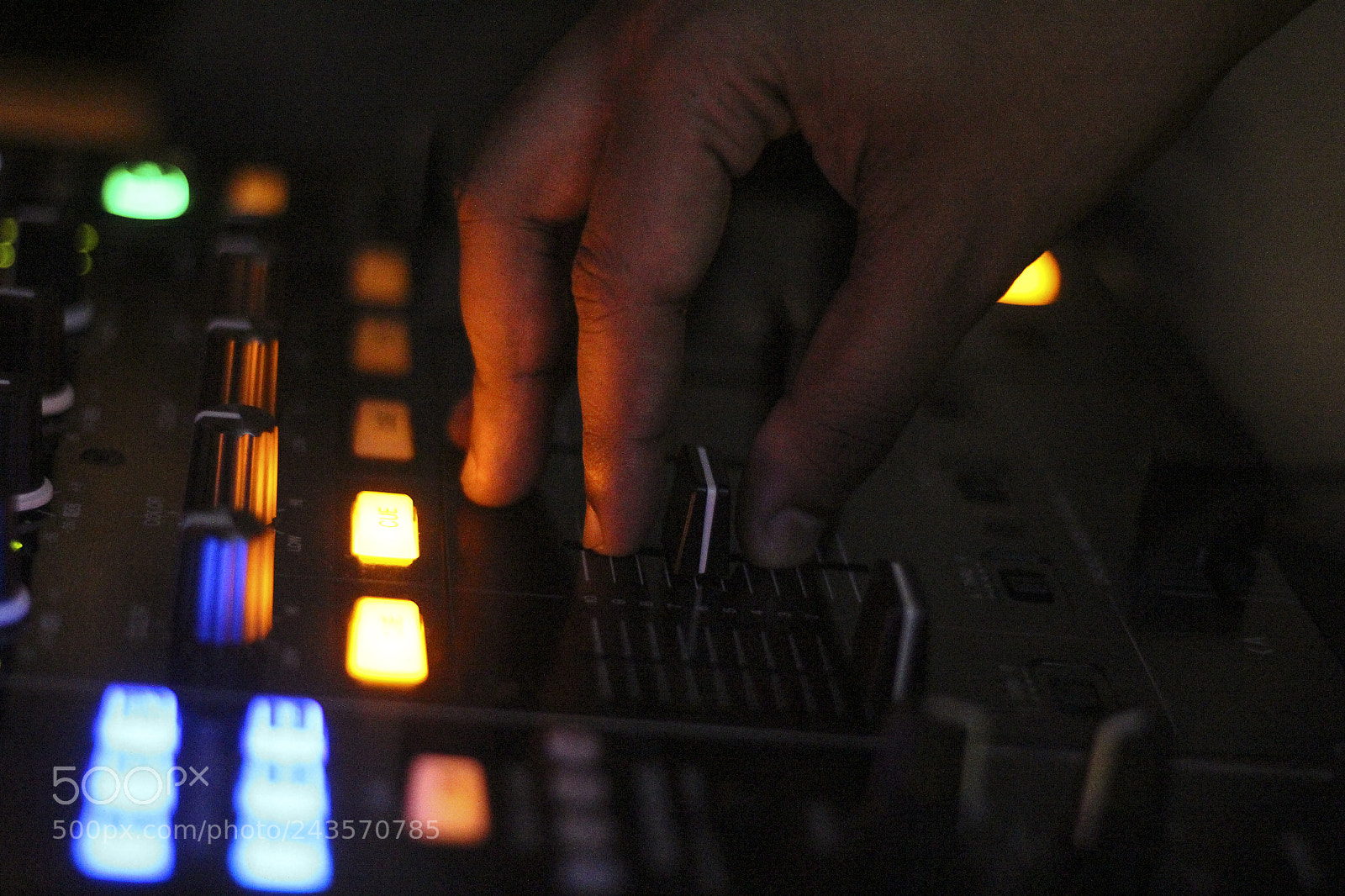 Canon EOS 60D sample photo. Raise the levels photography