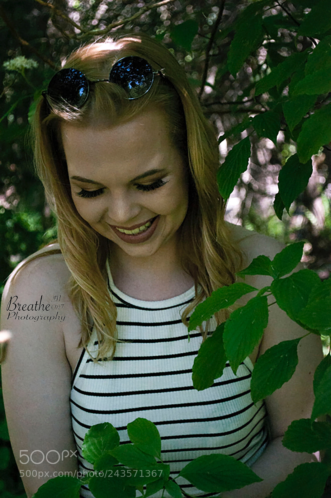 Nikon D300S sample photo. Hiding in a tree photography