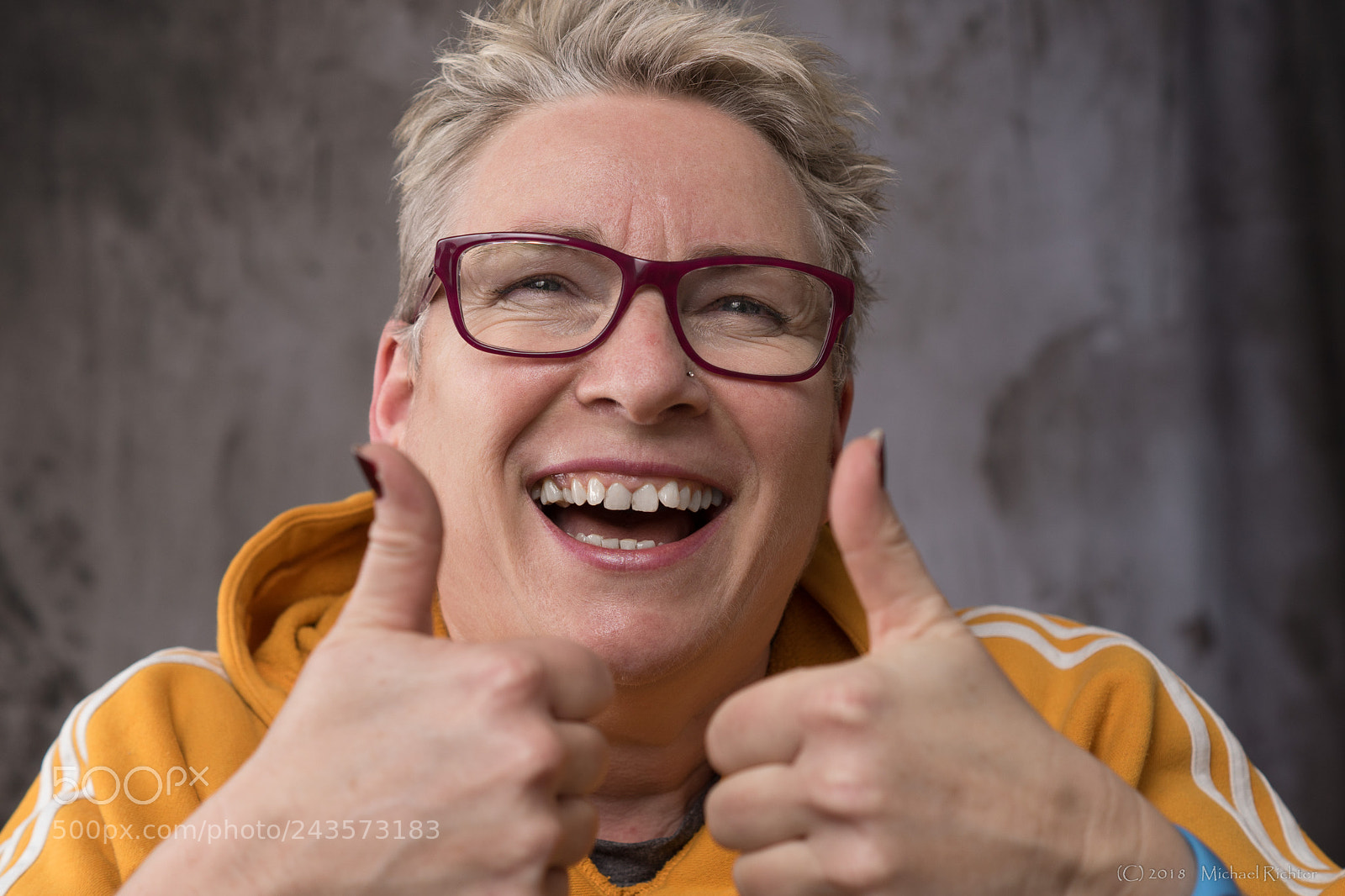 Sony ILCA-77M2 sample photo. Thumbs up photography