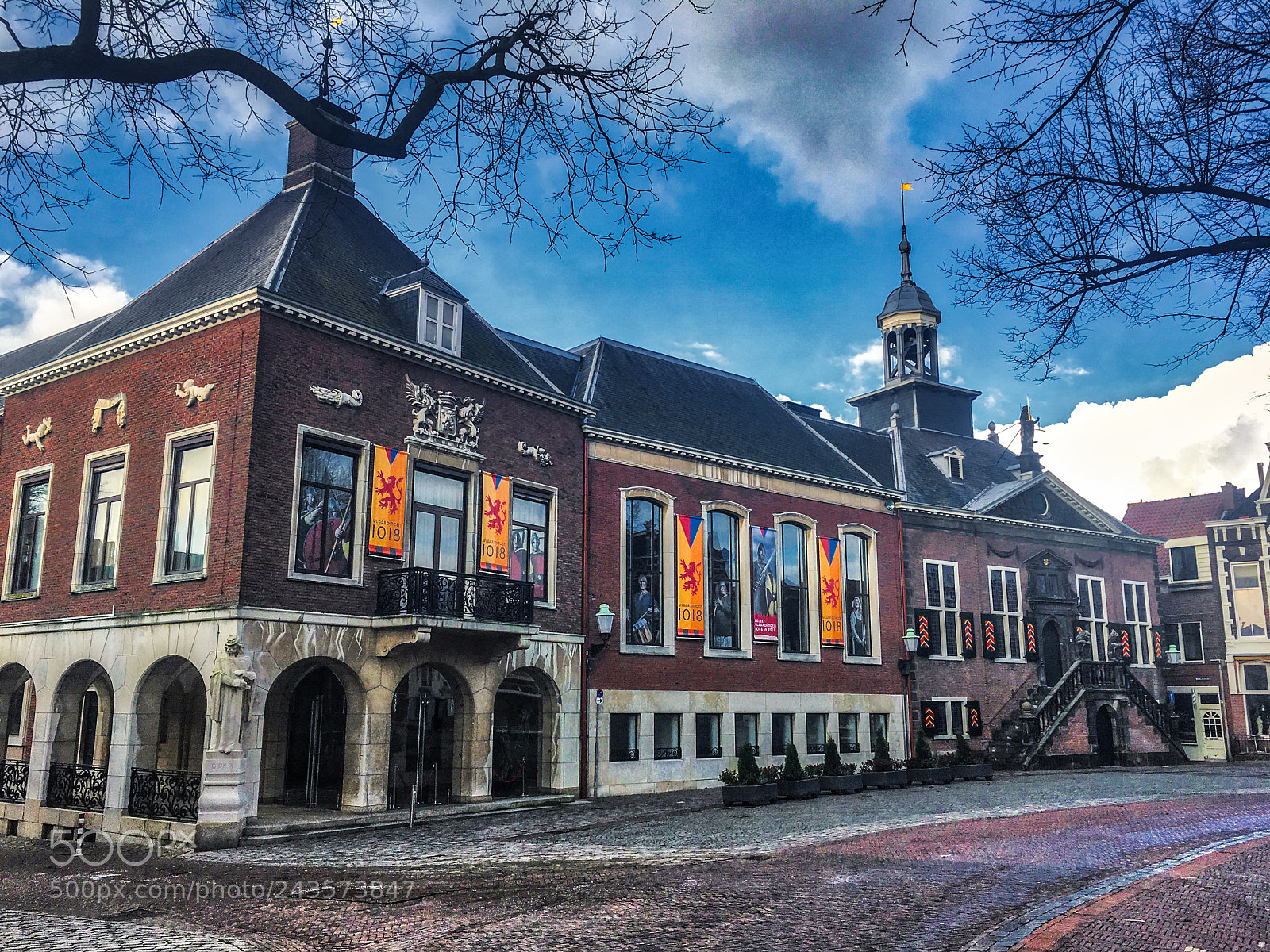 Apple iPhone SE sample photo. Old city hall (hdr) photography