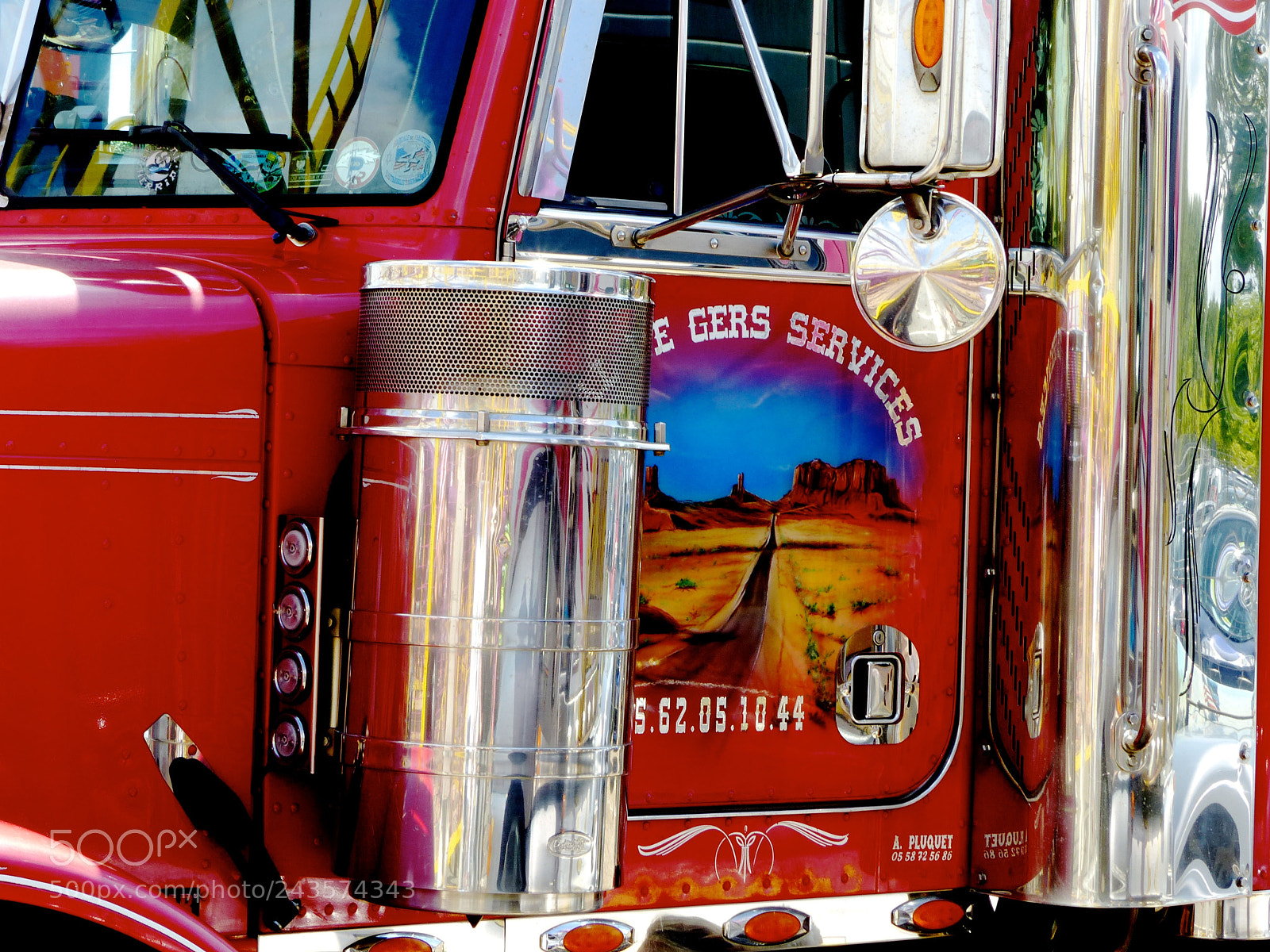 Panasonic Lumix DMC-FZ200 sample photo. American truck photography