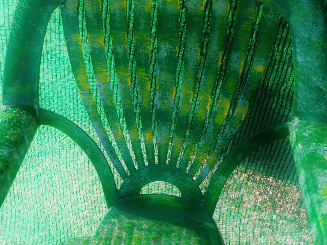 Olympus SP-565UZ sample photo. 4 seasons chair / recycled photography