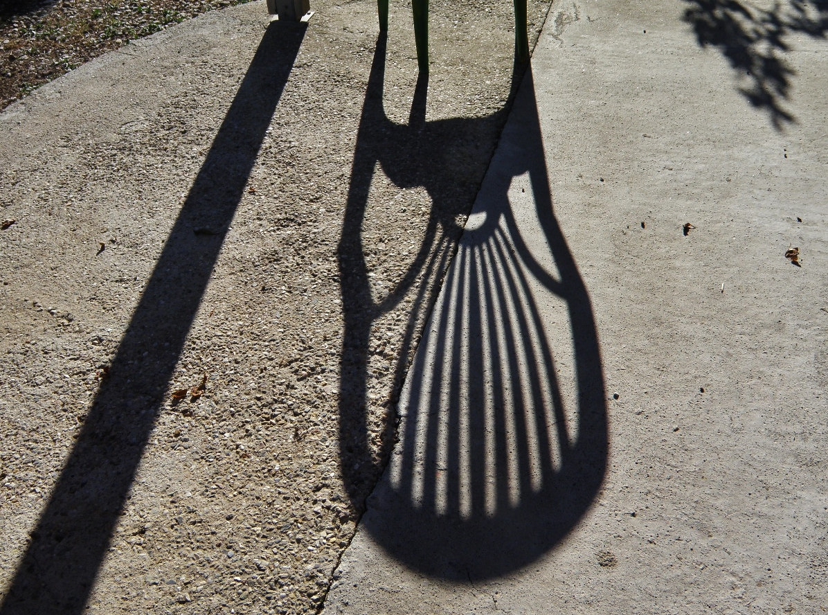 Olympus SP-565UZ sample photo. 4 seasons chair / recycled photography