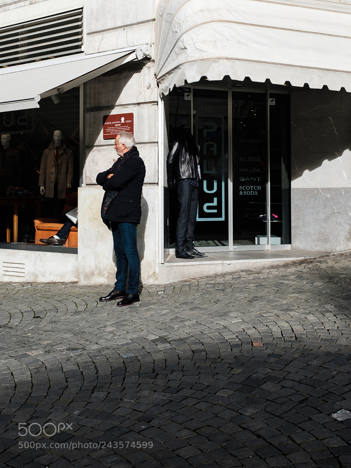 Fujifilm X100F sample photo. Streetphoto photography