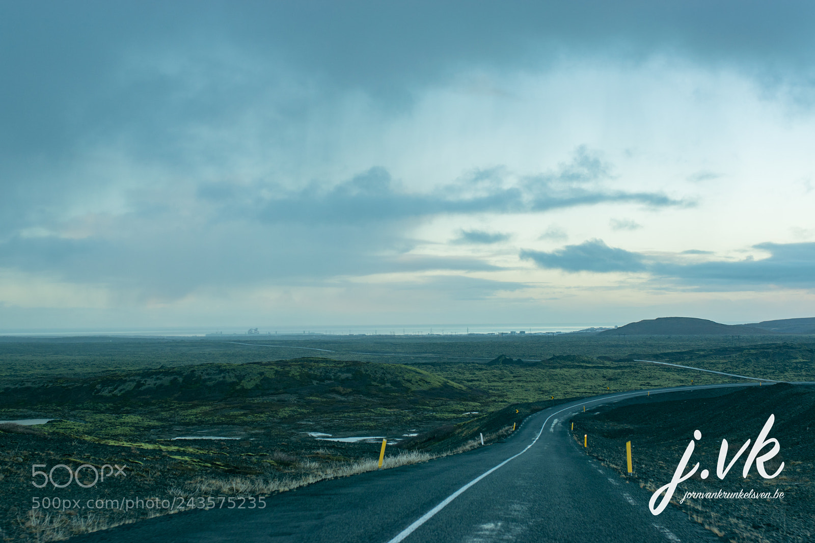 Nikon D5600 sample photo. Roadside view at the photography