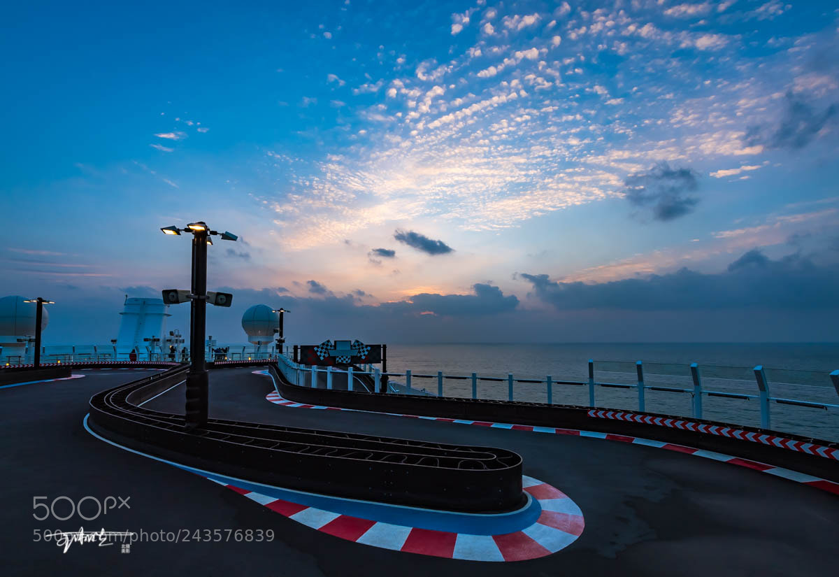 Nikon D5 sample photo. 赛车道 photography
