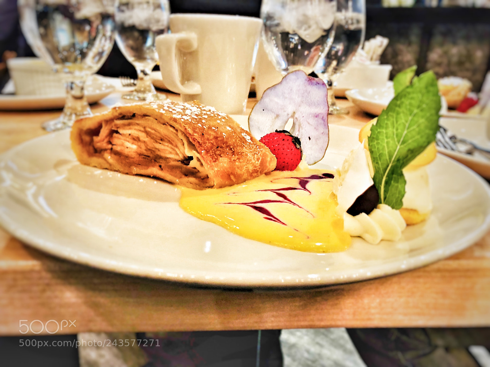 Apple iPhone 8 Plus sample photo. Strudel extraordinaire photography