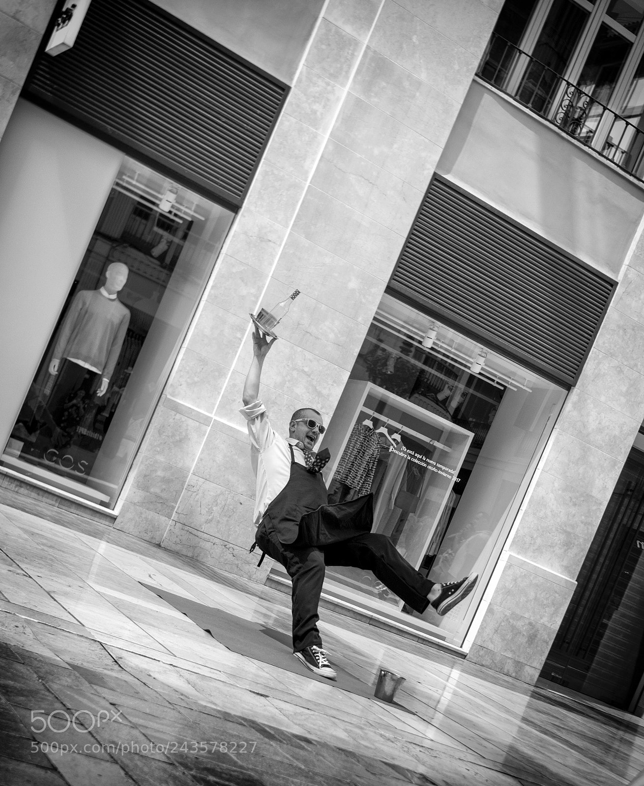 Nikon D800 sample photo. Street performance man photography