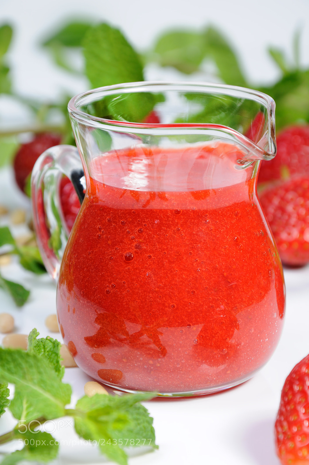 Nikon D90 sample photo. Strawberry fresh sauce photography