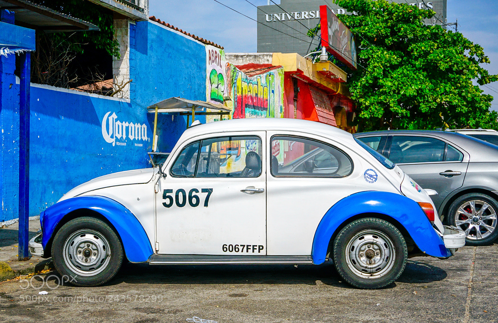 Sony a6300 sample photo. City taxi photography