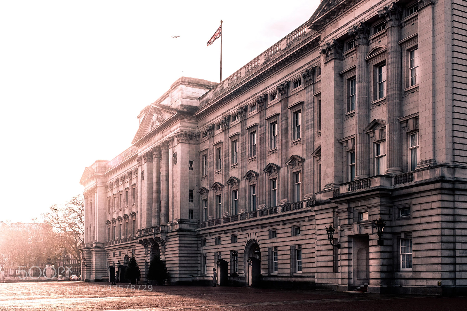Fujifilm X100T sample photo. Buckingham palace, london photography