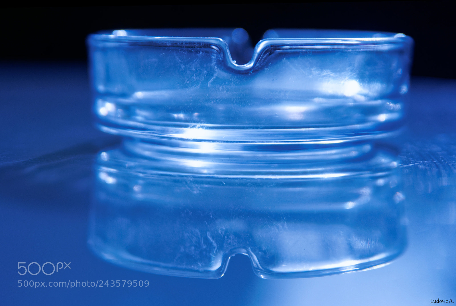 Sony Alpha DSLR-A700 sample photo. Le cendrier photography