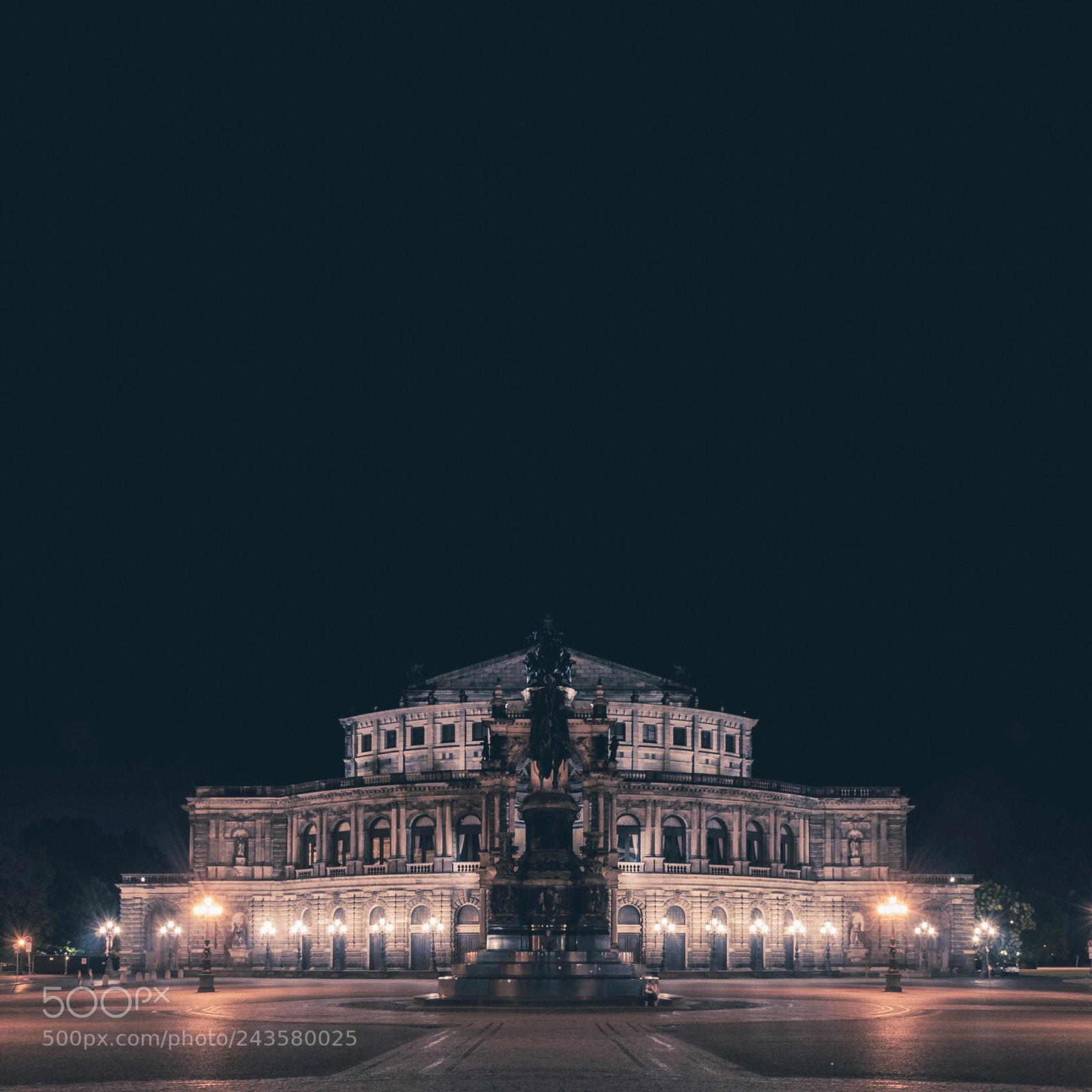 Nikon D90 sample photo. Semperoper photography
