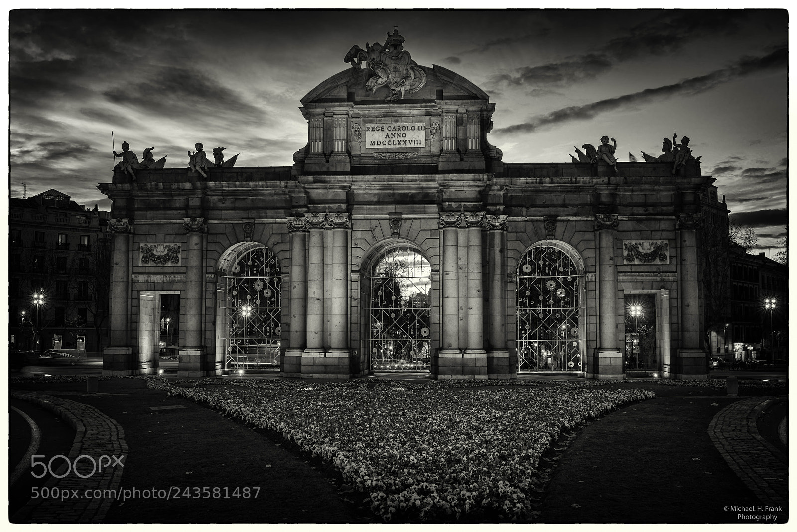 Nikon D810 sample photo. Puerta de alcalá photography