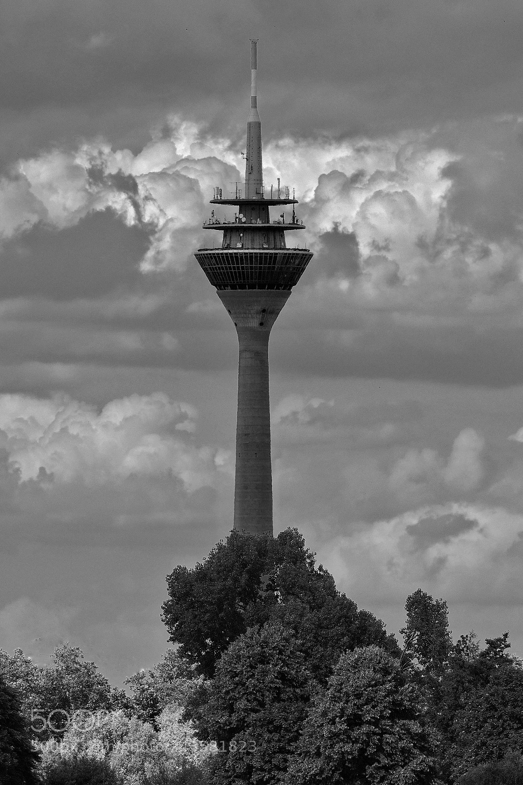 Olympus OM-D E-M1 sample photo. Rheinturm photography