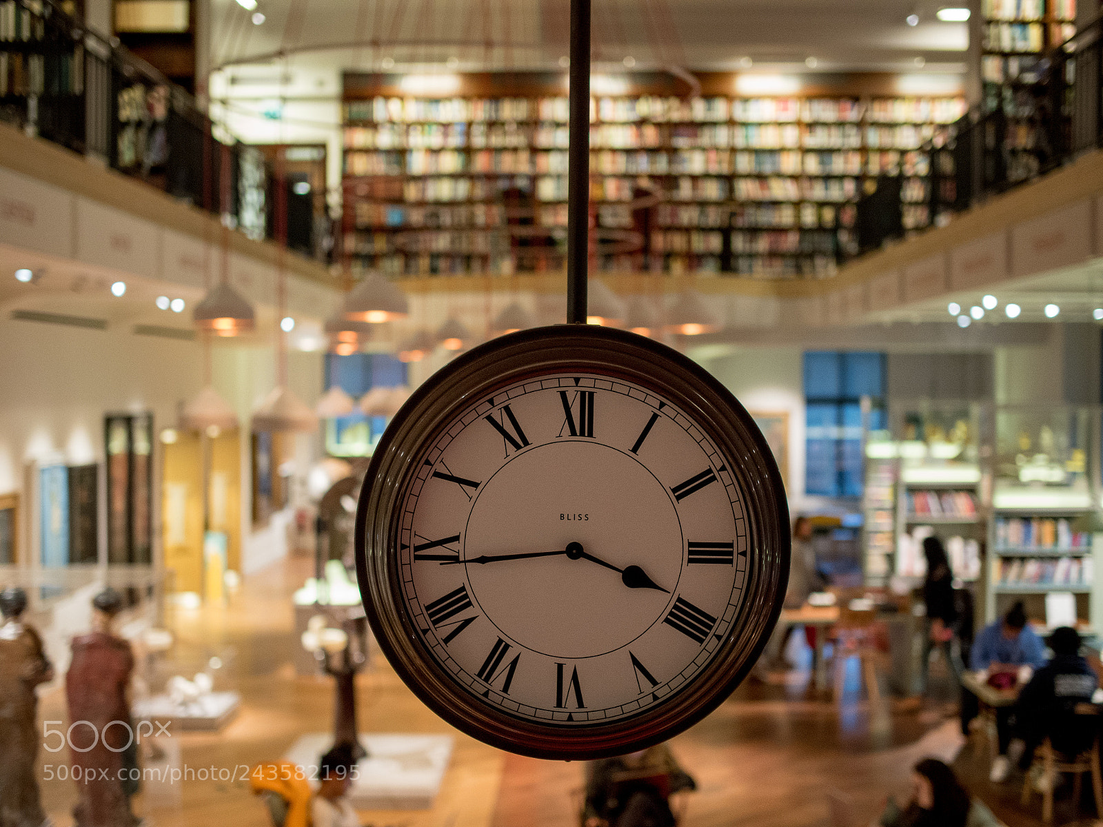Olympus PEN E-PL7 sample photo. Clock photography
