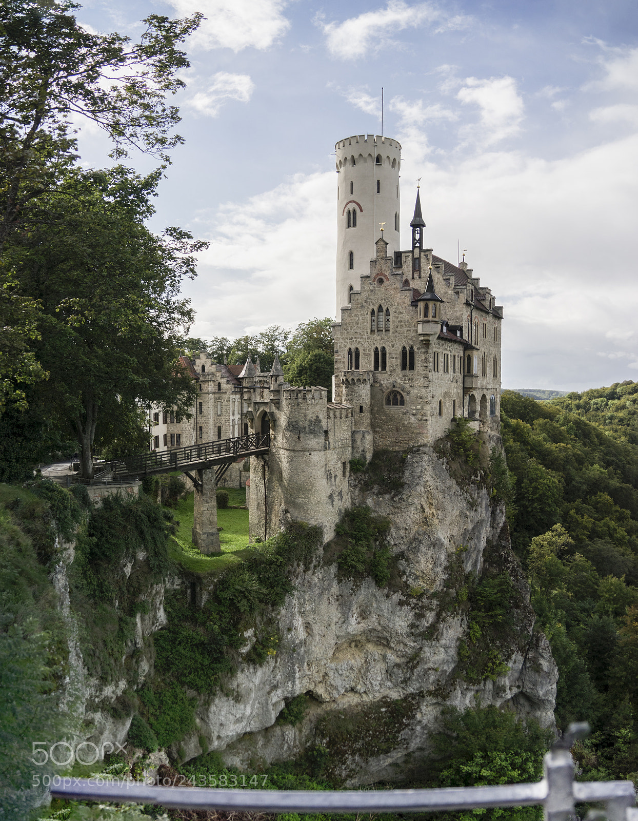 Sony a7 II sample photo. Schloss lichtenstein-tubingen photography