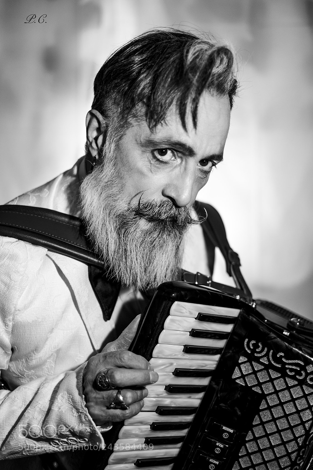 Fujifilm X-T1 sample photo. Un musicista diabolico photography