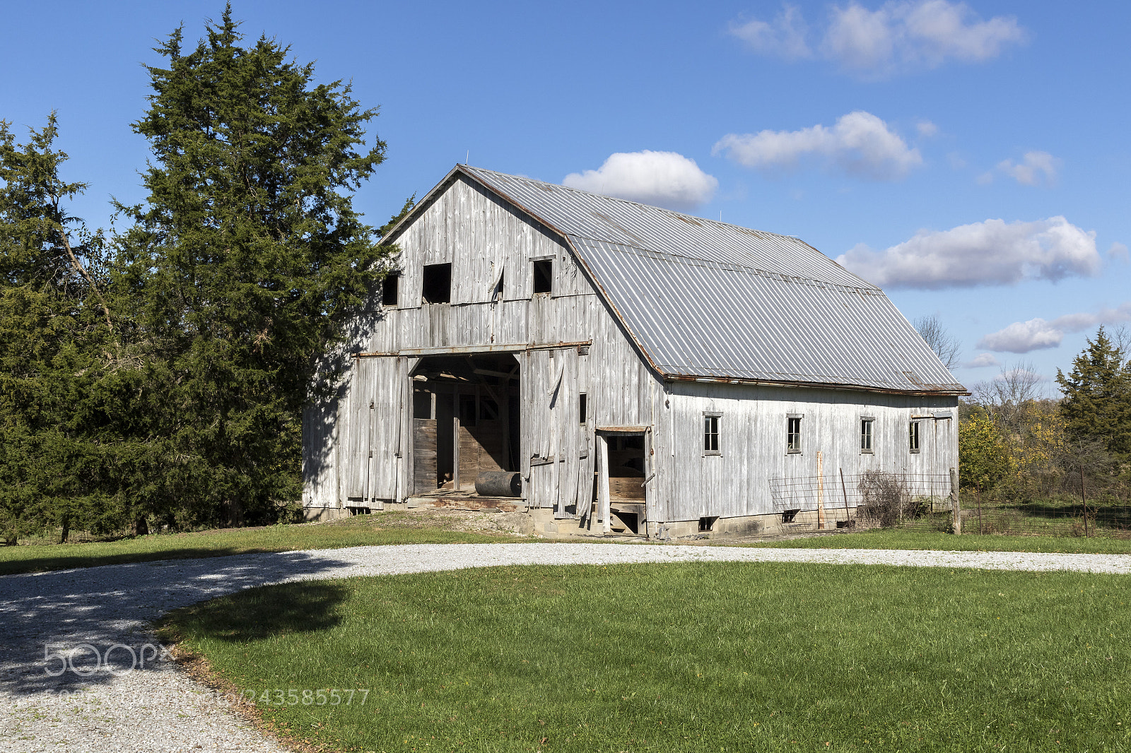 Canon EOS 7D Mark II sample photo. Barn photography