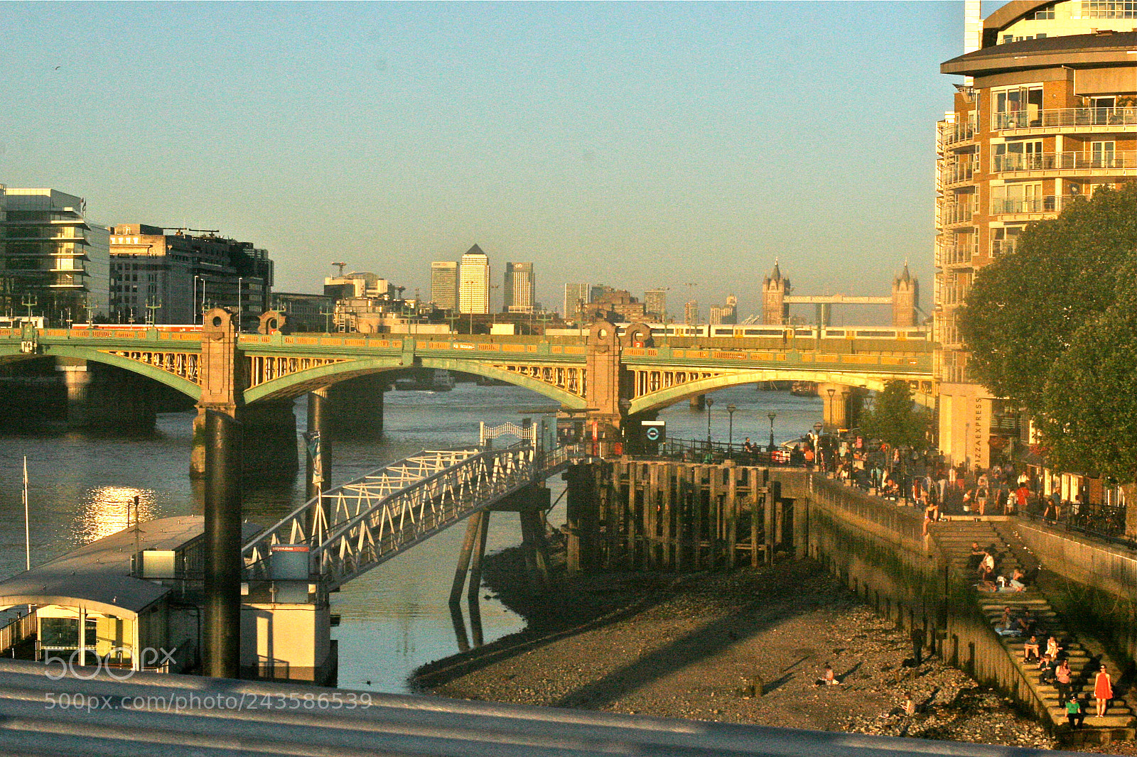 Canon EOS 30D sample photo. Low tide at bankside photography