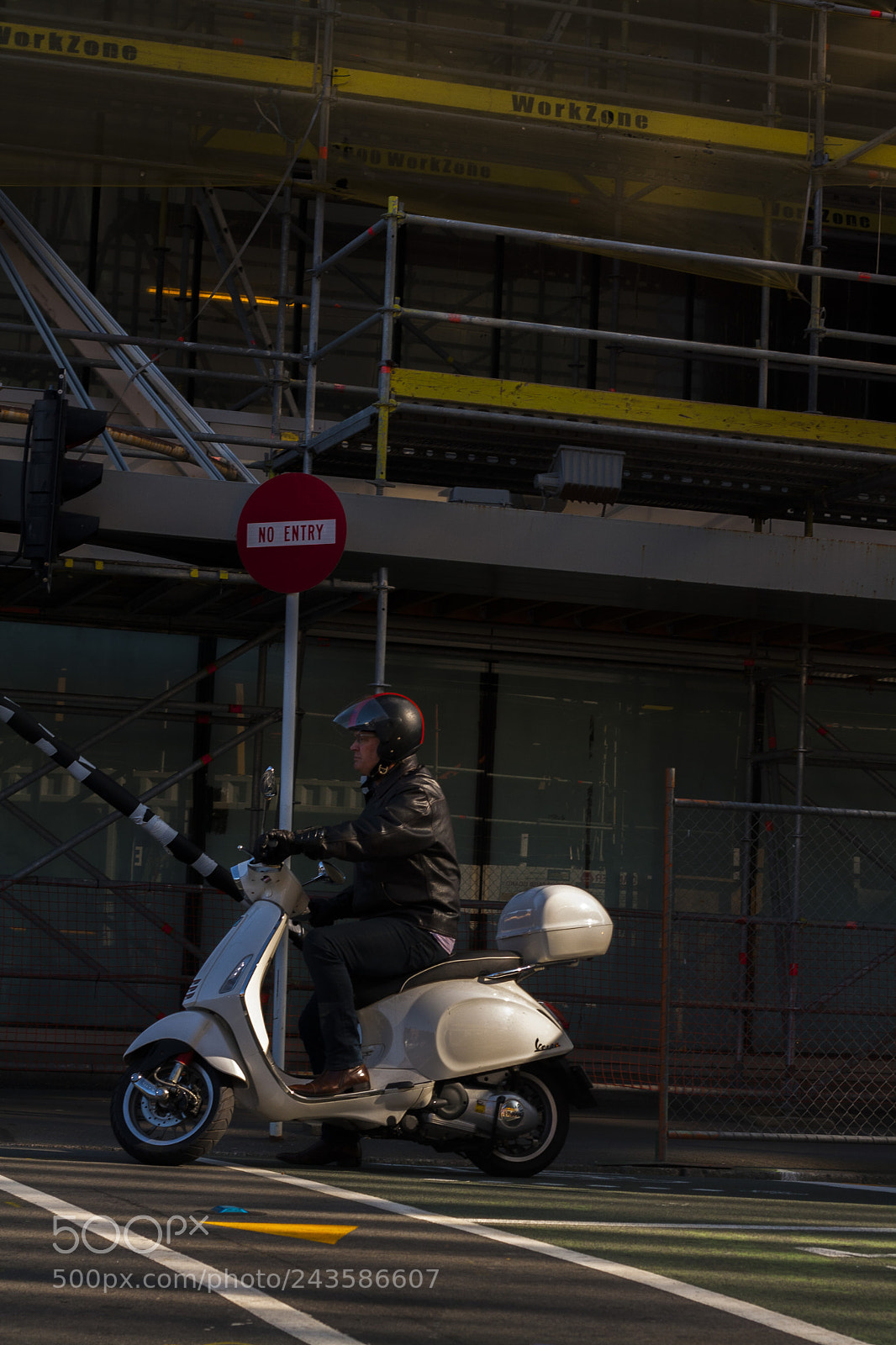 Canon EOS 1000D (EOS Digital Rebel XS / EOS Kiss F) sample photo. Hunter street shoot. [day 87] photography