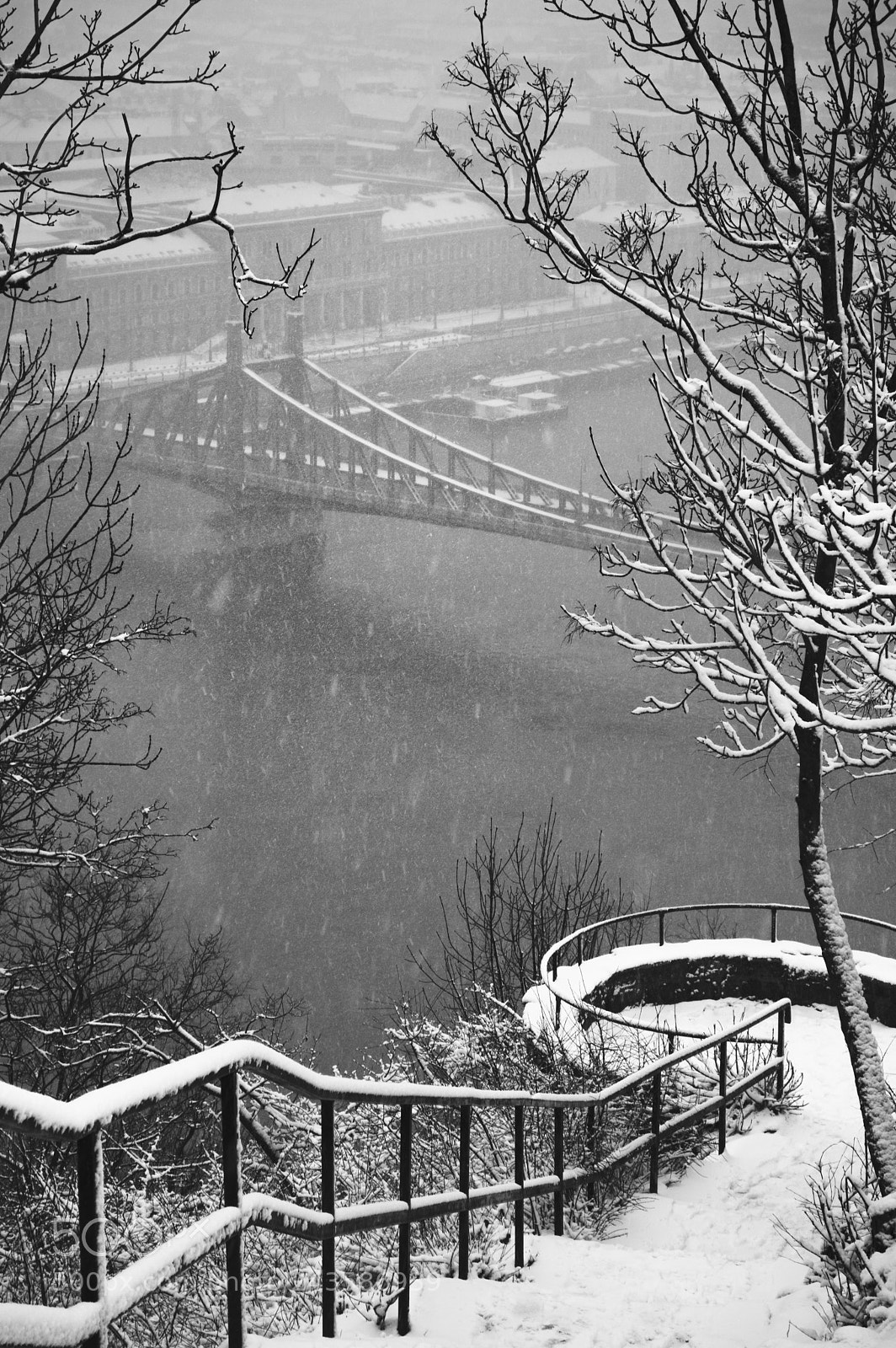 Canon EOS M5 sample photo. Winter budapest photography