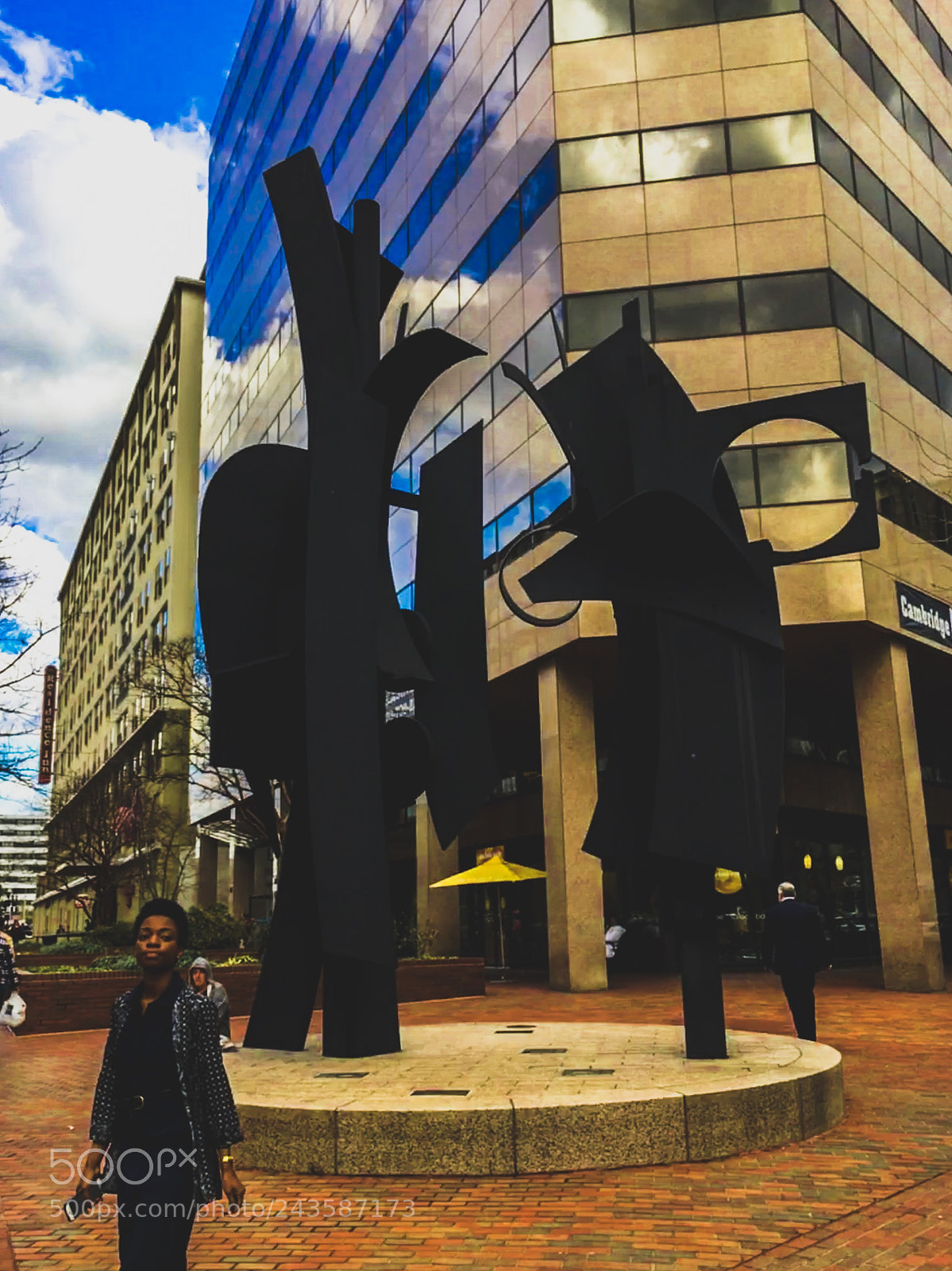Apple iPhone 6s sample photo. Stomp the city photography