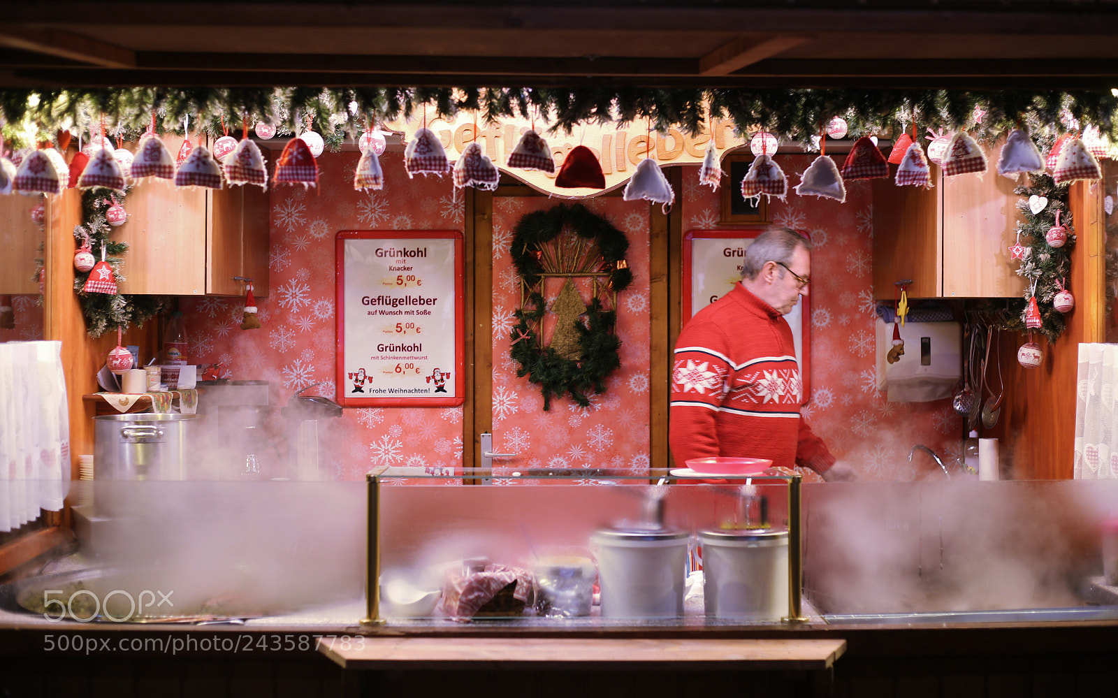 Canon EOS 6D + Canon EF 50mm F1.8 STM sample photo. Christmas shopping photography