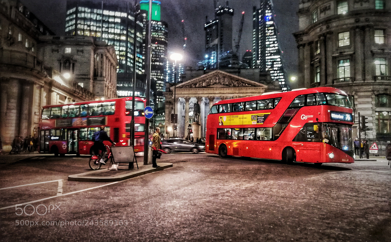 HUAWEI PRA-LX1 sample photo. London bus by night photography