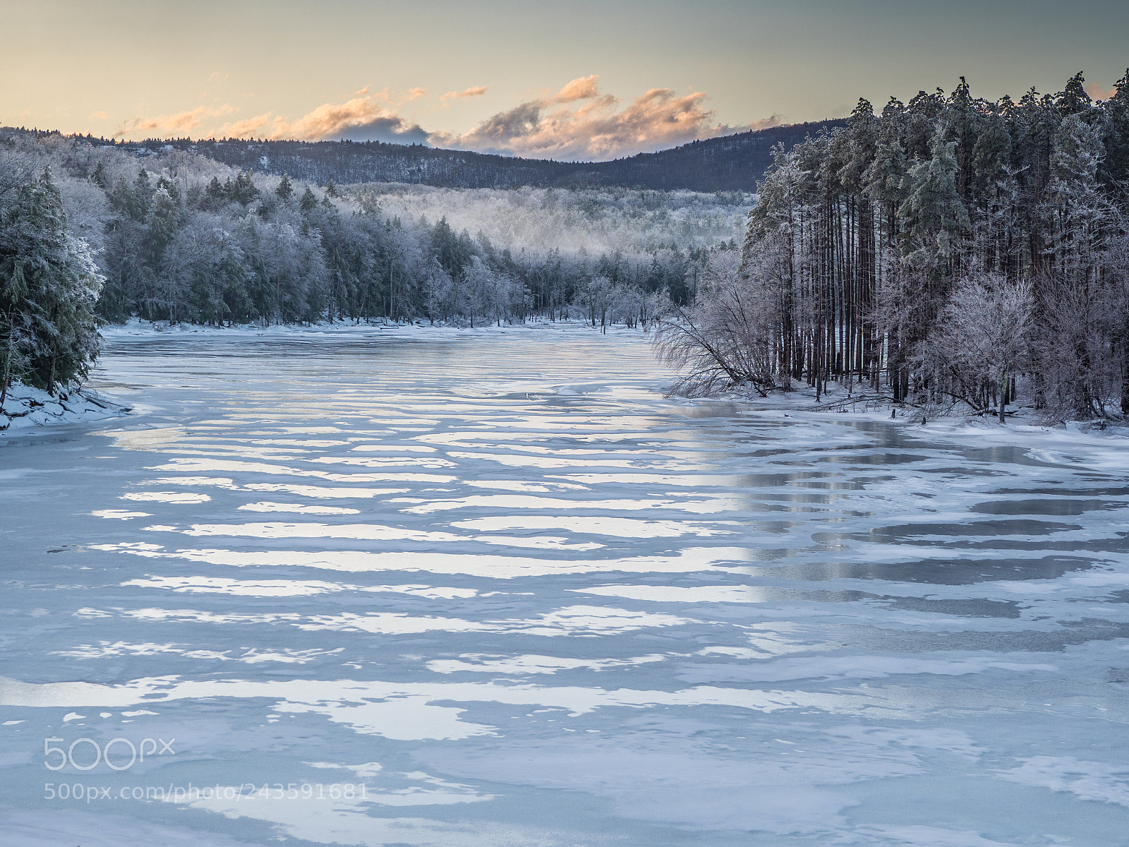 Olympus OM-D E-M1 Mark II sample photo. Smithville reservoir photography